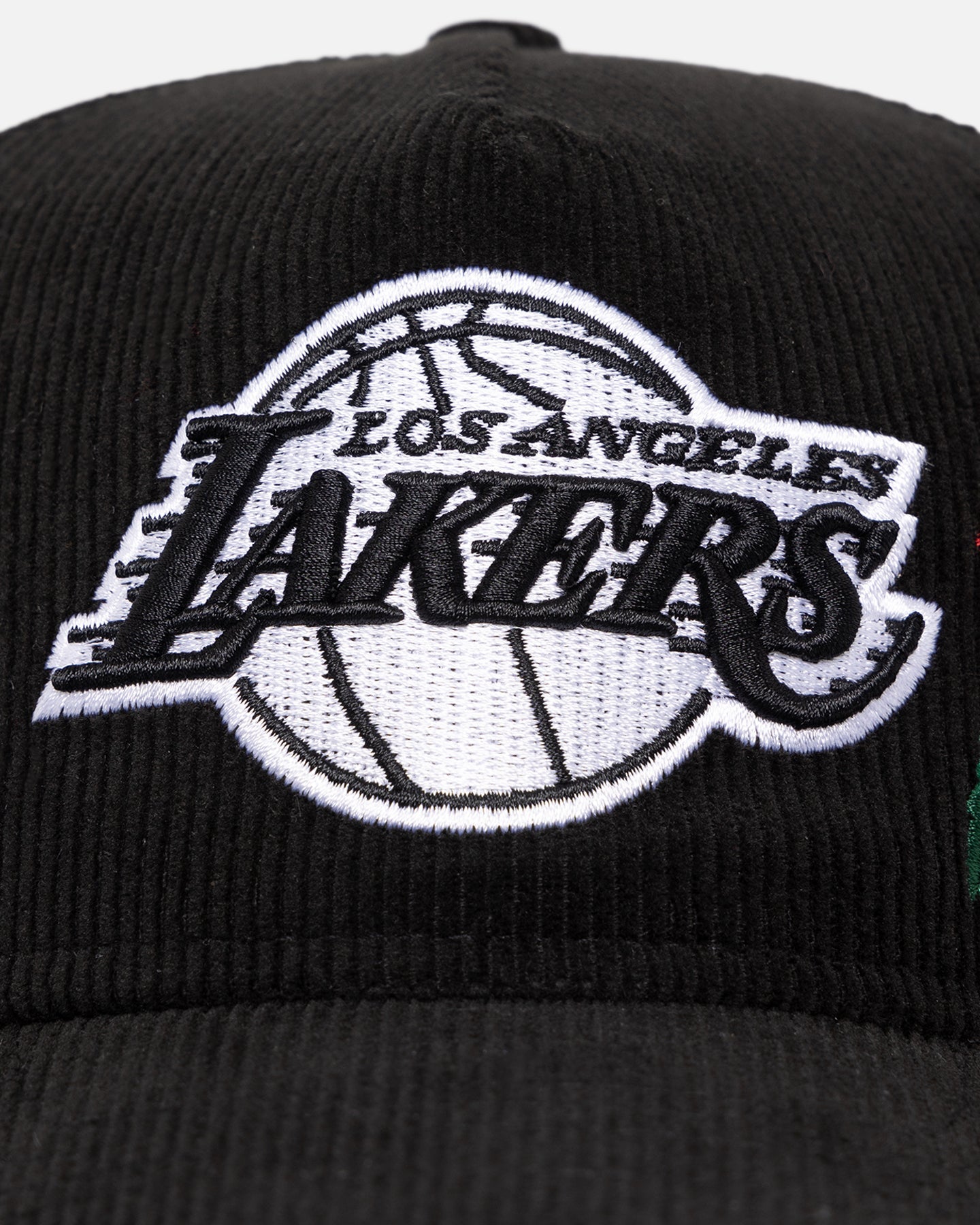 New Era Los Angeles Lakers 'Corduroy Roses' Golfer Pre-Curved Snapback Black Corduroy/White