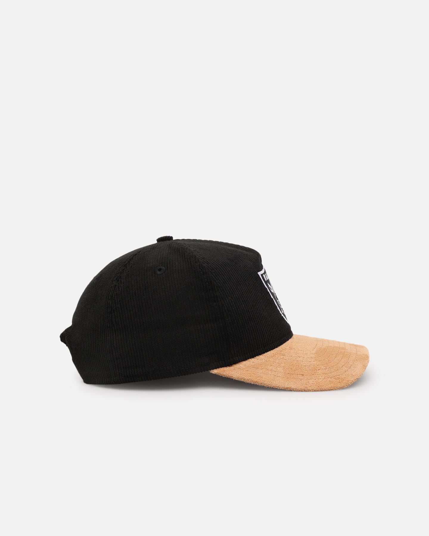 New Era Las Vegas Raiders 'Corduroy Suede' Pre-Curved Golfer Snapback  Washed Black