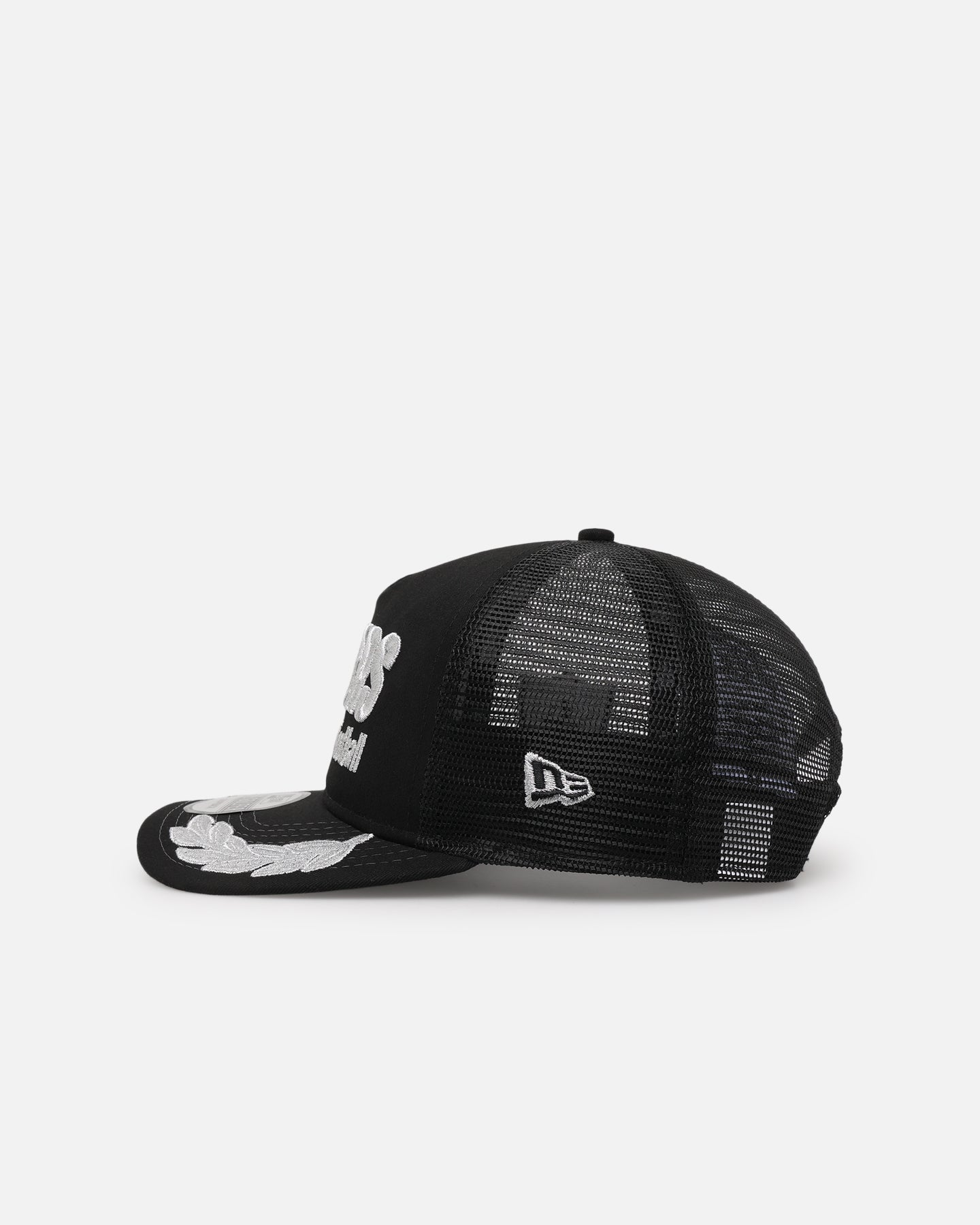 New Era Las Vegas Raiders 'Podium Pack' Pre-Curved Golfer Trucker Snapback Light Royal/Metallic Gold